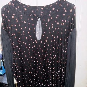 Maurices brand blouse. Key hole design and see through sleeves. Very stylish